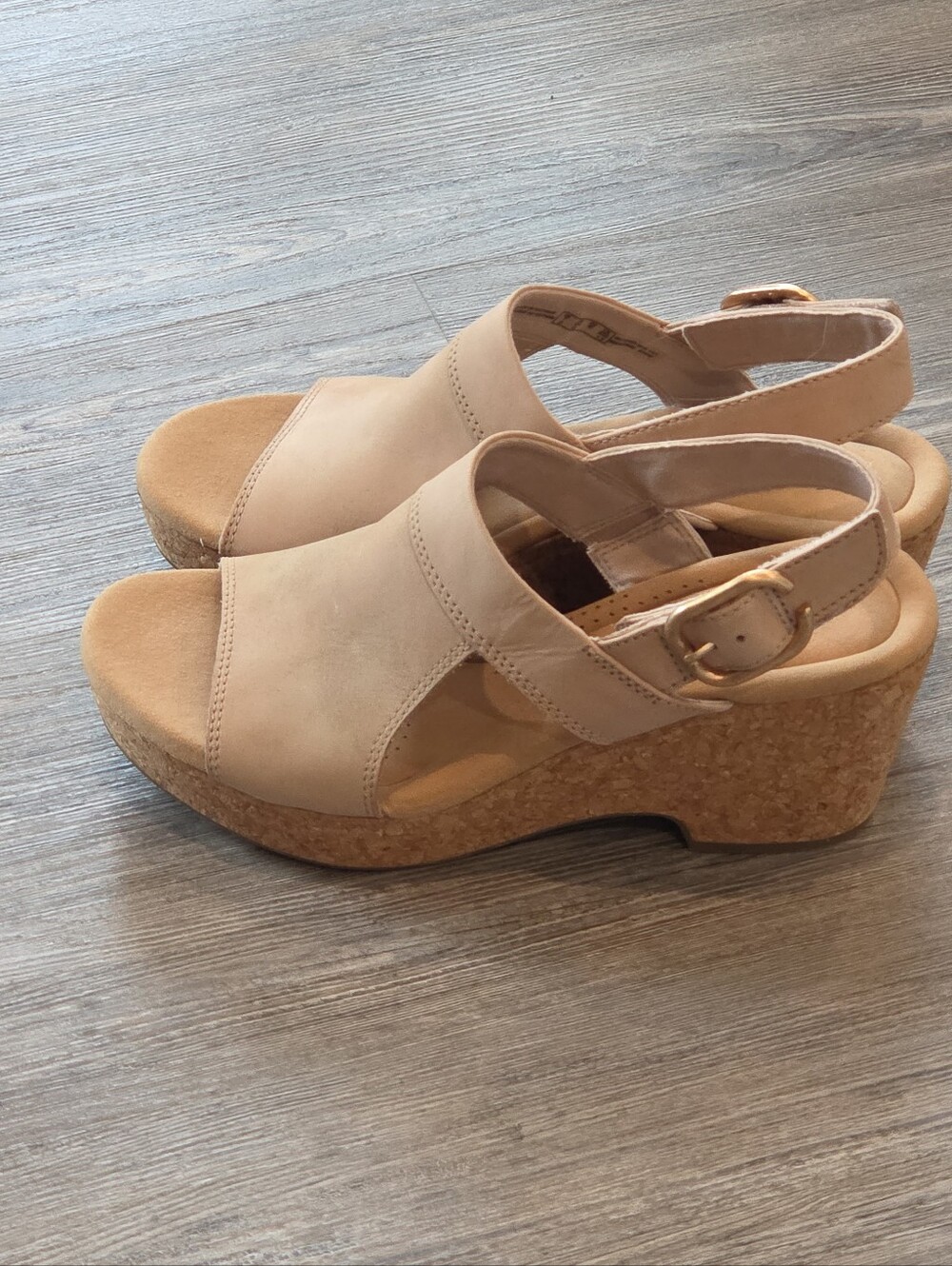 Clarks Collection Shoes Womens Sz 9.5 Giselle Sea Tan Ankle Strap Heels - Picture 2 of 13